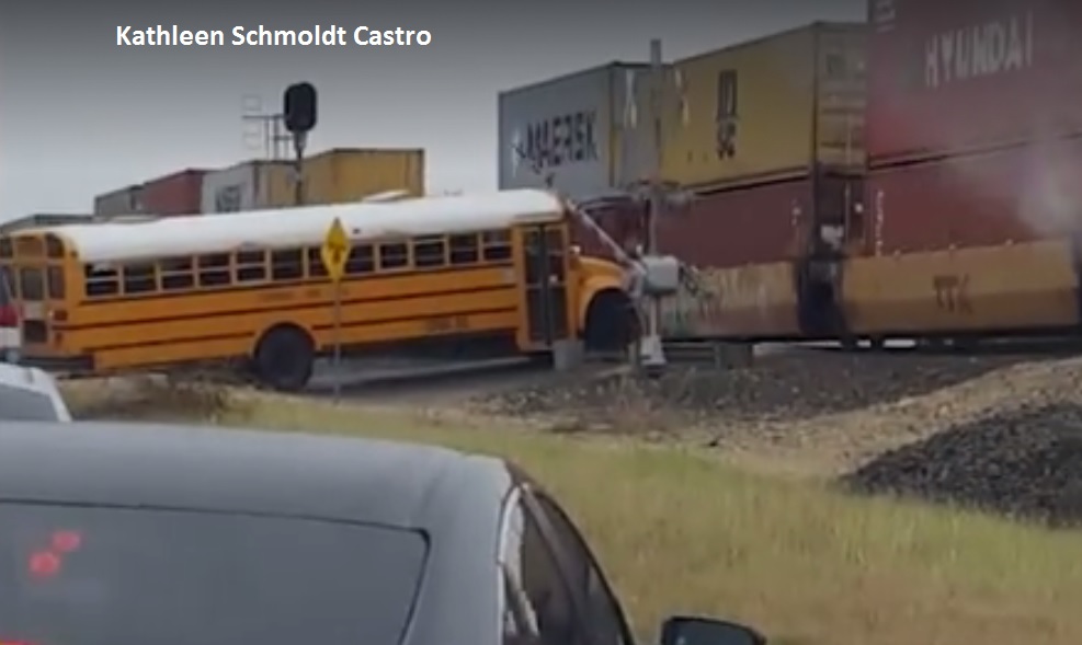 here-s-what-a-bus-driver-is-supposed-to-do-at-a-railroad-crossing